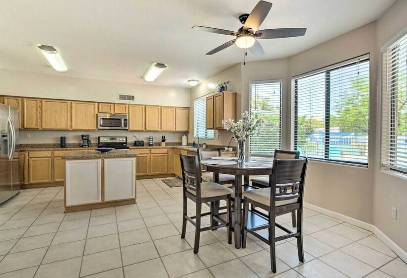 Lovely Tucson Home W/ Pool & Mountain Views