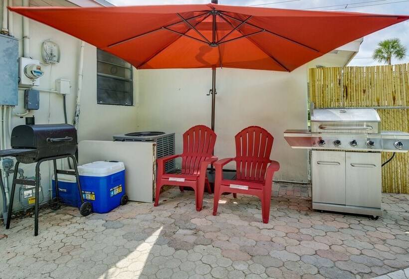 Margate Home W/ Hot Tub & Putting Green!