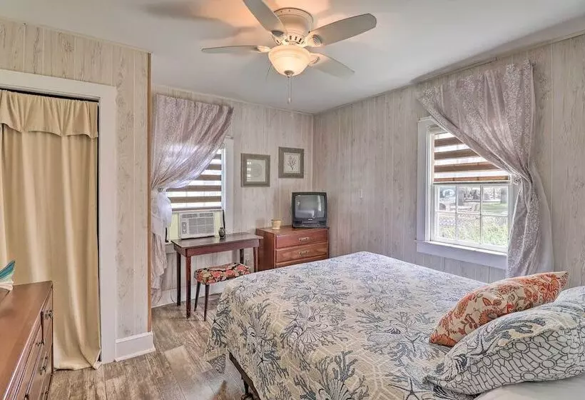 Millsboro Cottage W/ Deck & Indian River Bay Views