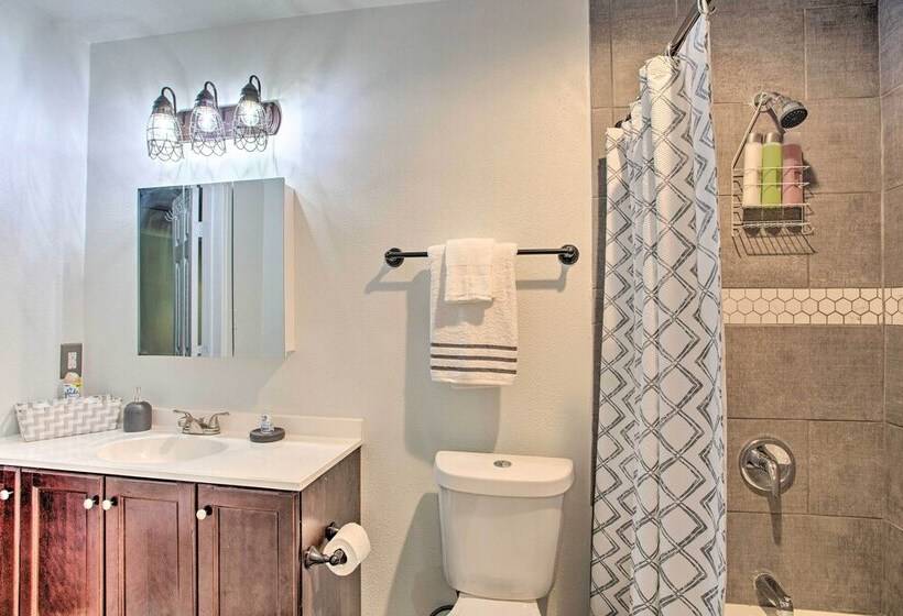 5 Mi To Downtown: Fort Worth Home W/ Yard