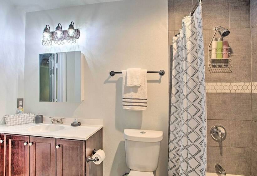 5 Mi To Downtown: Fort Worth Home W/ Yard