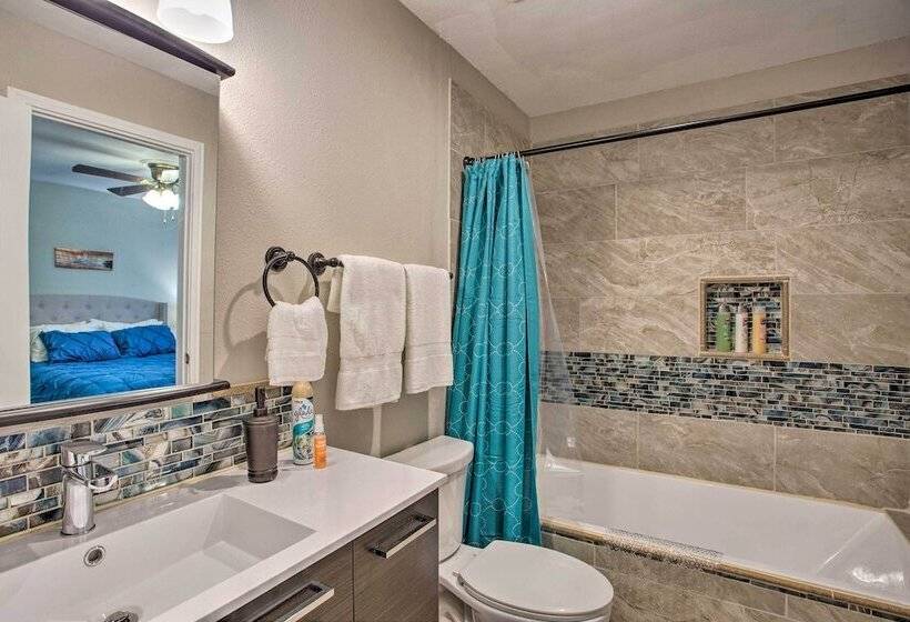 5 Mi To Downtown: Fort Worth Home W/ Yard