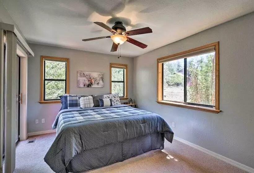 Updated & Modern Munds Park Home W/ Fire Pit!