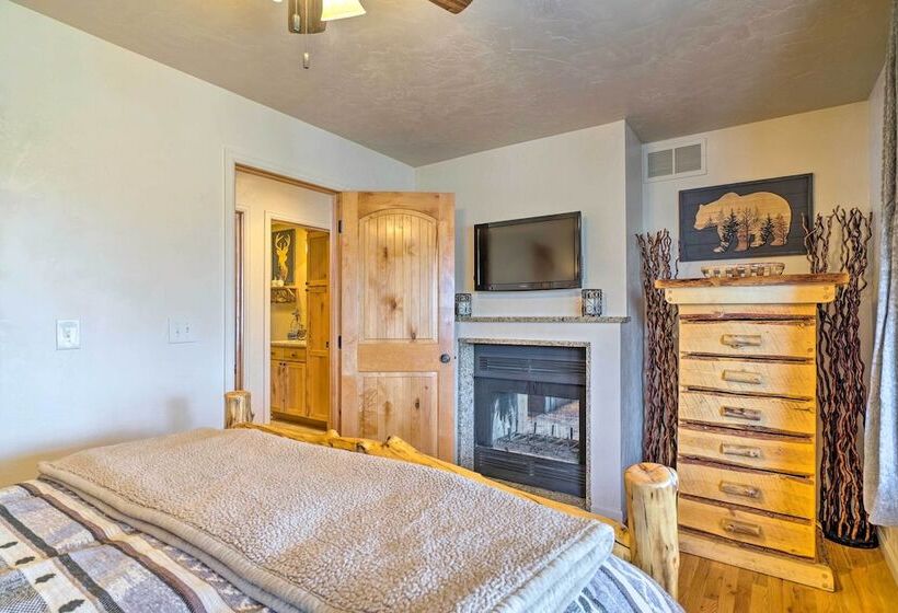 Mountain Paradise W/ Grill, Wifi & Stunning Views!