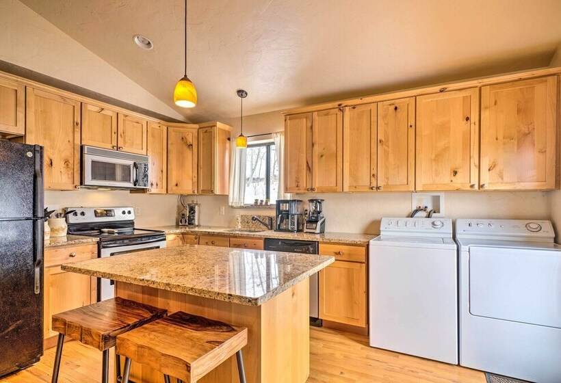 Mountain Paradise W/ Grill, Wifi & Stunning Views!