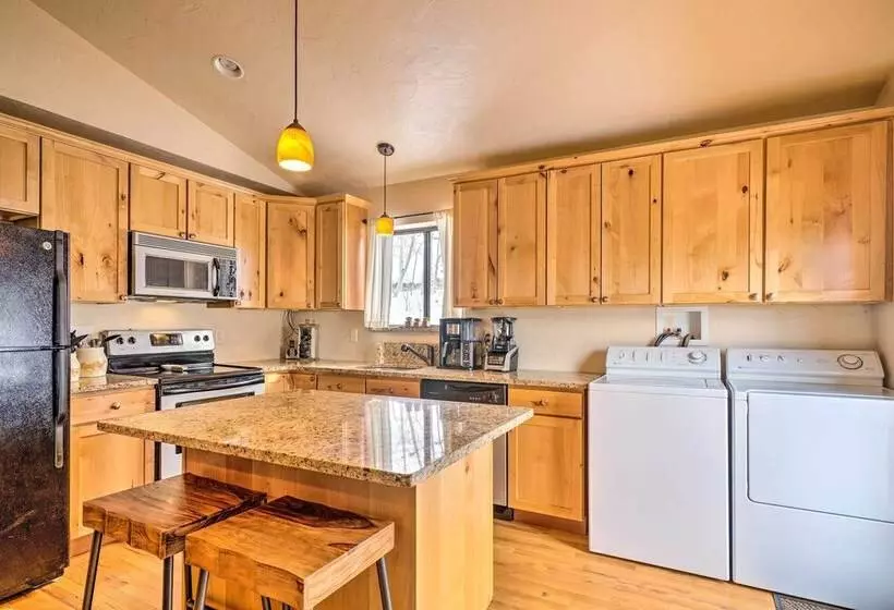 Mountain Paradise W/ Grill, Wifi & Stunning Views!