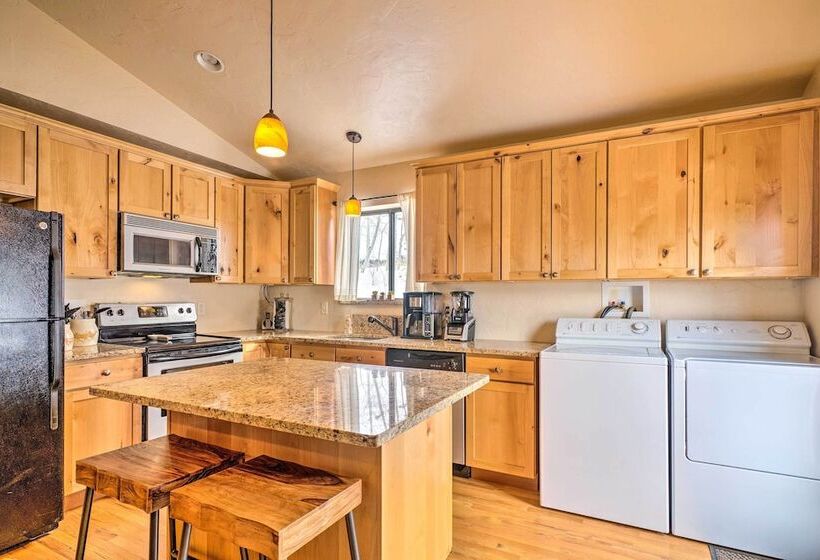 Mountain Paradise W/ Grill, Wifi & Stunning Views!