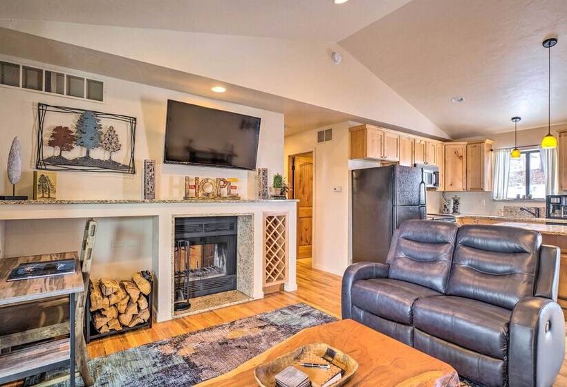 Mountain Paradise W/ Grill, Wifi & Stunning Views!