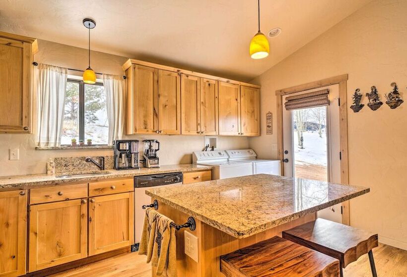 Mountain Paradise W/ Grill, Wifi & Stunning Views!