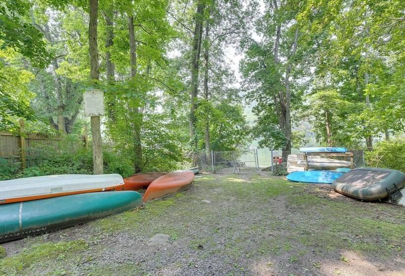 New Fairfield Home W/ Beach Access & Fire Pit