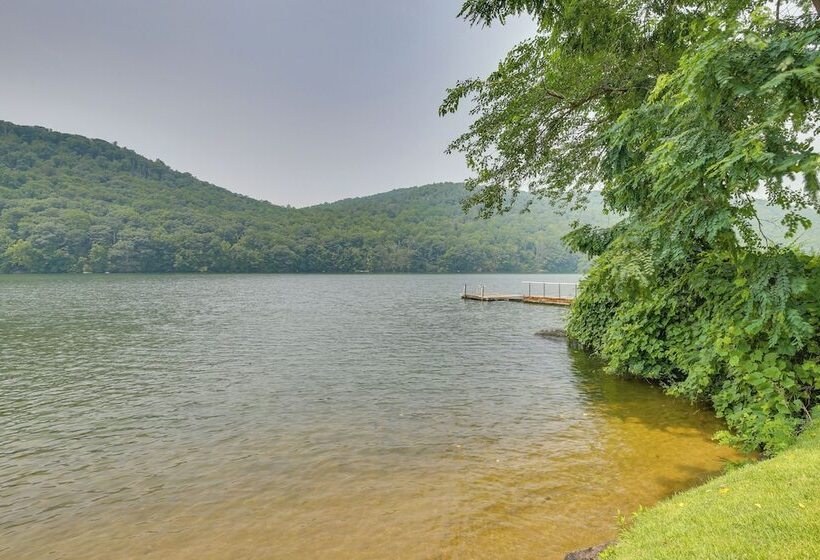 New Fairfield Home W/ Beach Access & Fire Pit
