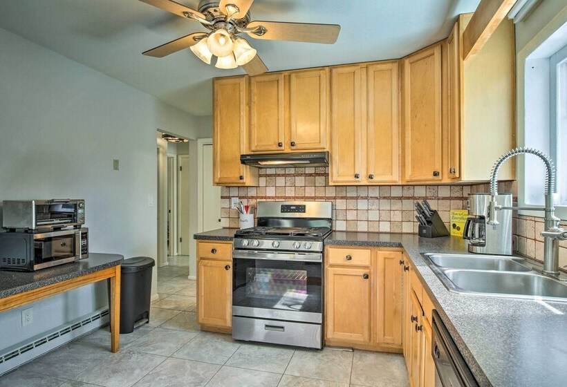 New Fairfield Home W/ Beach Access & Fire Pit