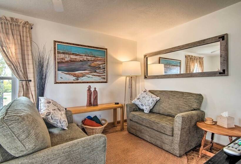 Red Gates Cottage 3 Miles To University!