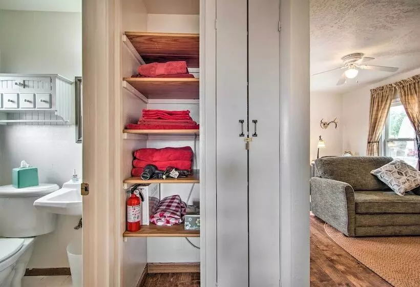 Red Gates Cottage 3 Miles To University!