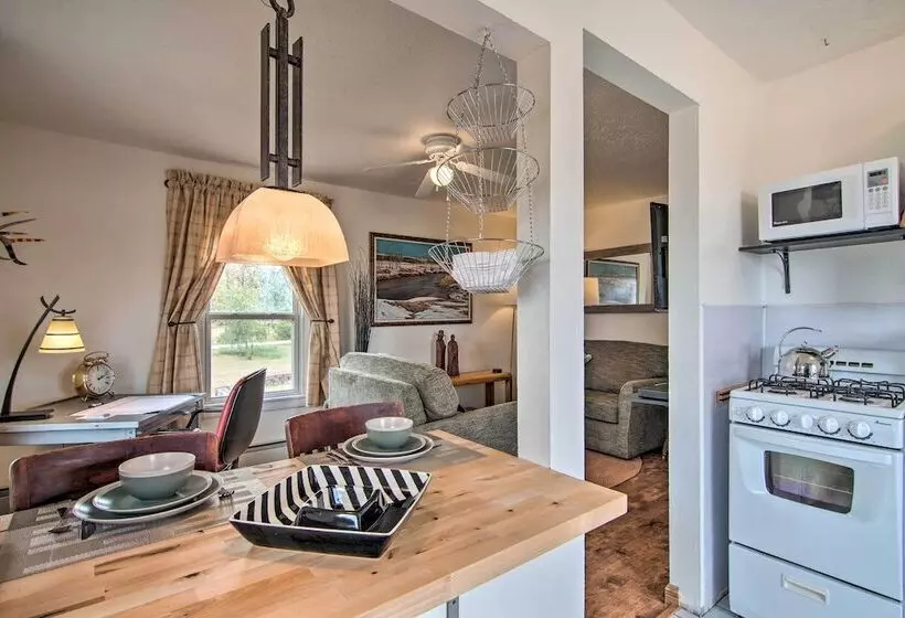 Red Gates Cottage 3 Miles To University!