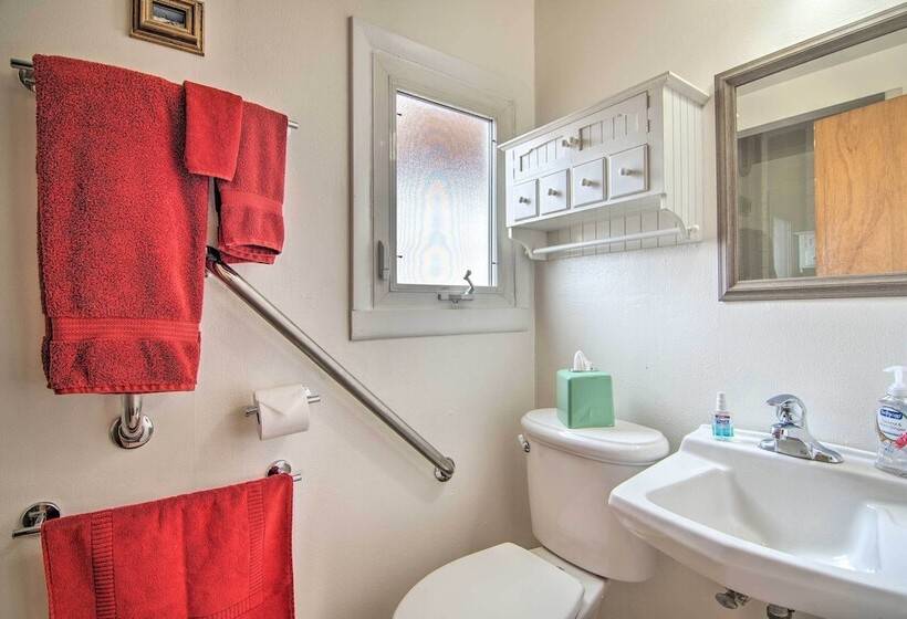 Red Gates Cottage 3 Miles To University!