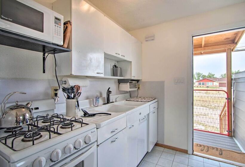 Red Gates Cottage 3 Miles To University!