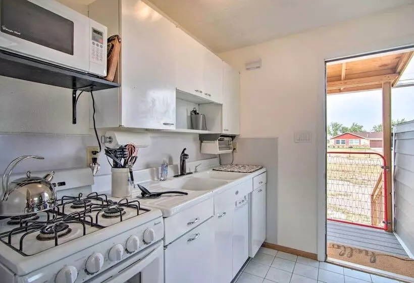 Red Gates Cottage 3 Miles To University!