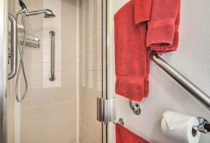 Red Gates Cottage 3 Miles To University!