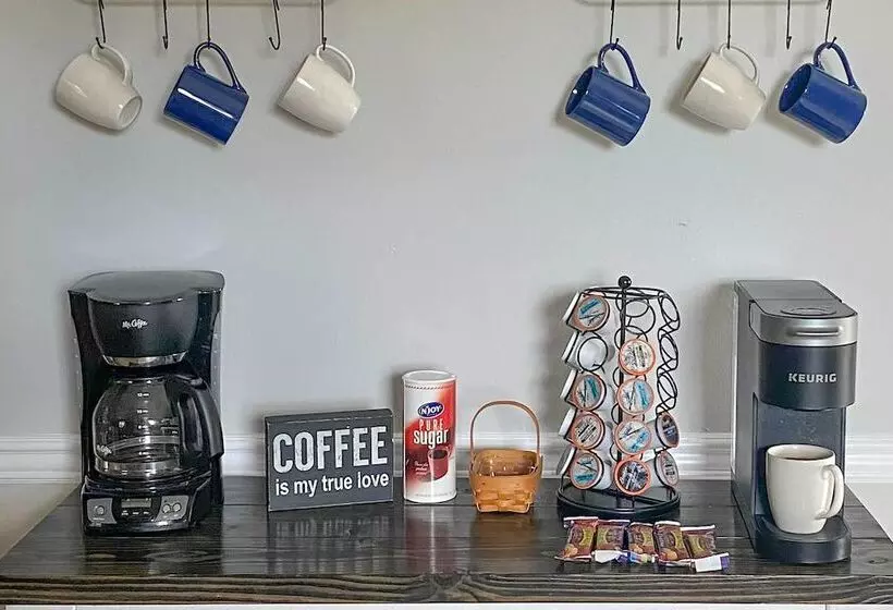 21 Mi To Nassau Valley Vineyards: Frankford Home!