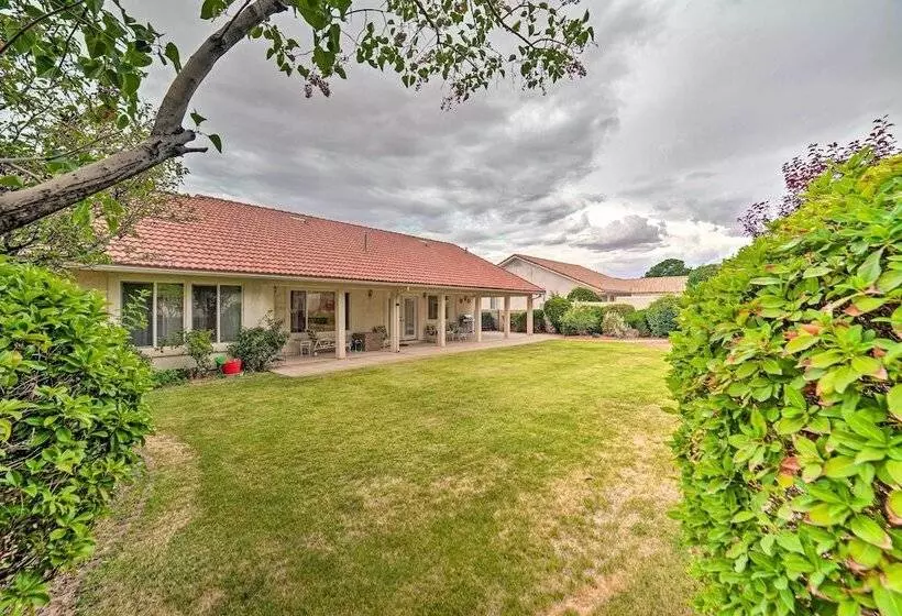 Page Home W/ Waterfall, 3 Mi To Lake Powell!