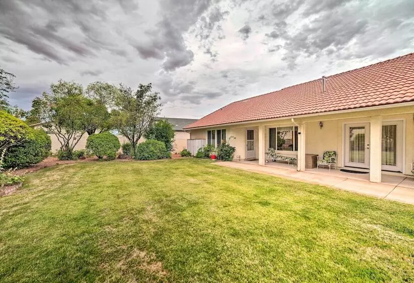 Page Home W/ Waterfall, 3 Mi To Lake Powell!