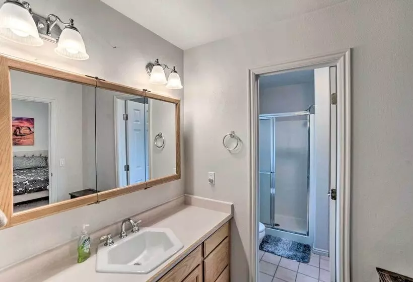 Page Home W/ Waterfall, 3 Mi To Lake Powell!