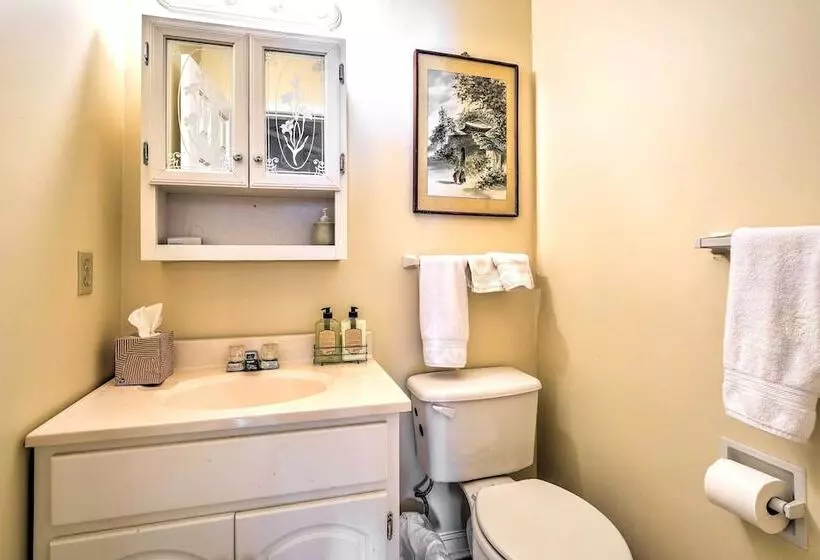 Dog Friendly Senatobia Cottage W/ Fishing Pond!