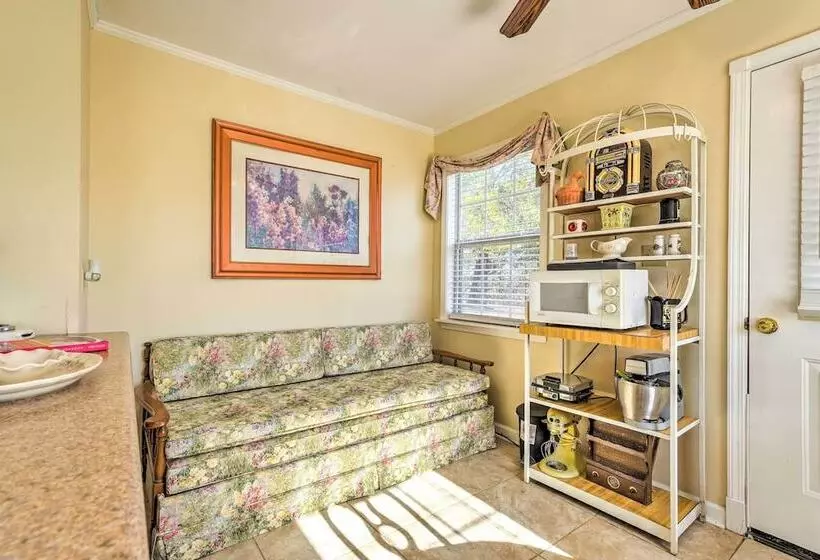 Dog Friendly Senatobia Cottage W/ Fishing Pond!