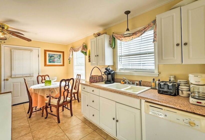 Dog Friendly Senatobia Cottage W/ Fishing Pond!