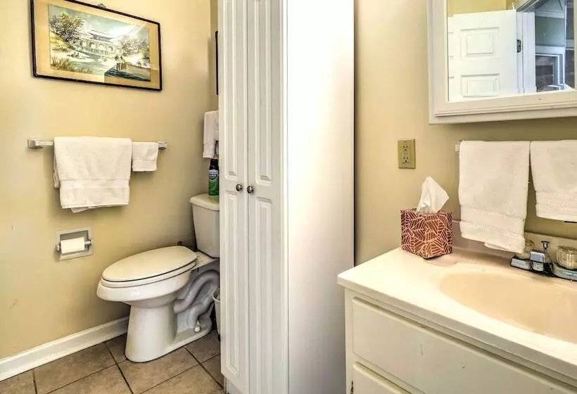 Dog Friendly Senatobia Cottage W/ Fishing Pond!