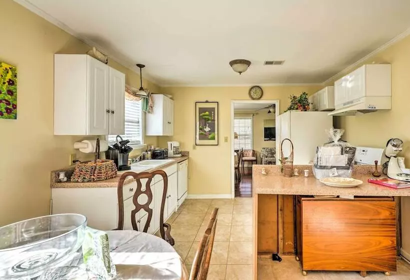 Dog Friendly Senatobia Cottage W/ Fishing Pond!