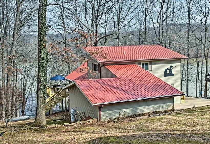 Pristine Lake Barkley Escape W/ Deck, Porch & Bar!