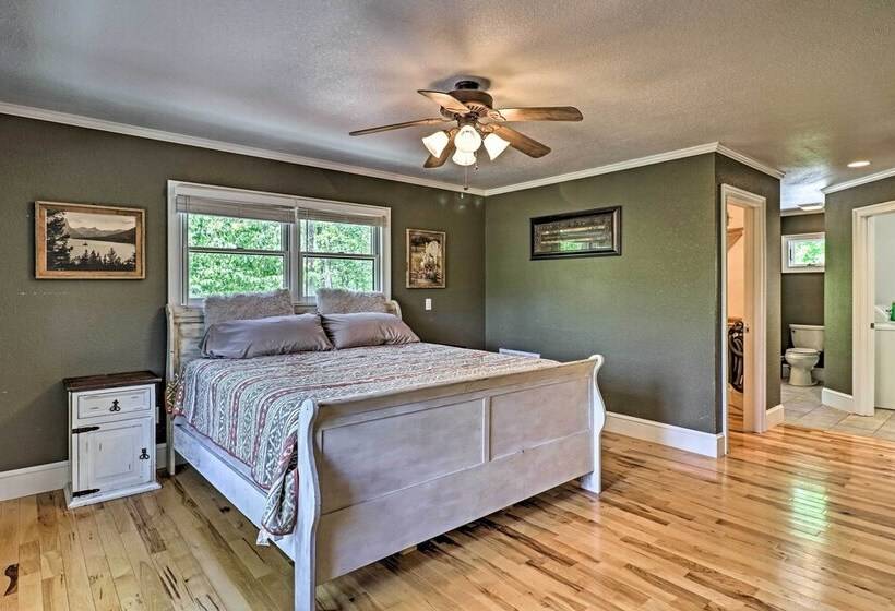 Private Bryson City Ranch Retreat W/ Mtn Views!