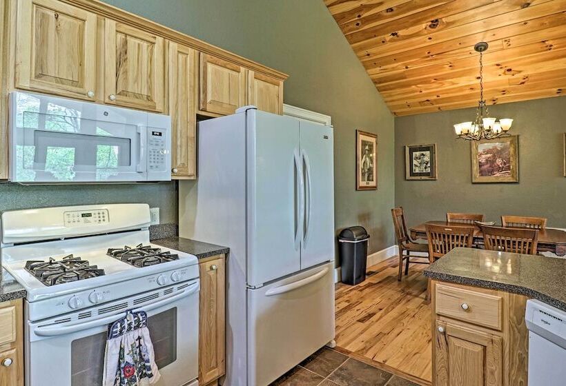 Private Bryson City Ranch Retreat W/ Mtn Views!