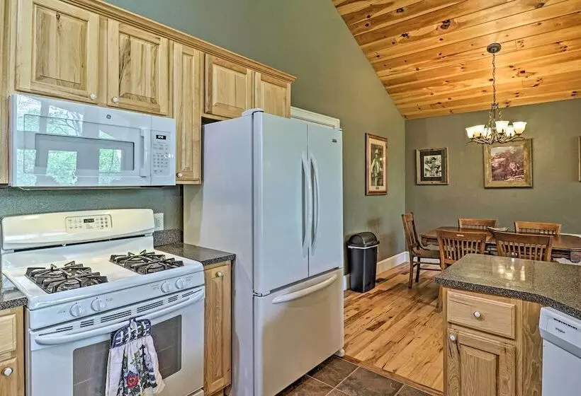 Private Bryson City Ranch Retreat W/ Mtn Views!