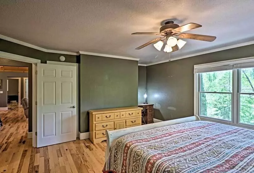 Private Bryson City Ranch Retreat W/ Mtn Views!