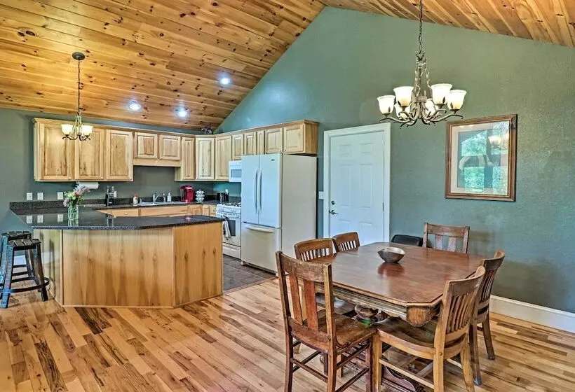 Private Bryson City Ranch Retreat W/ Mtn Views!