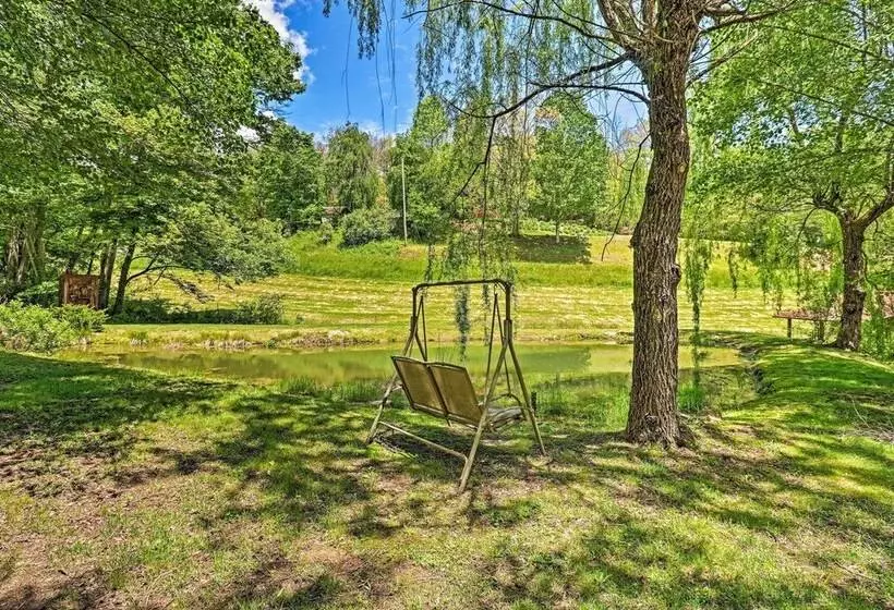 Private Bryson City Ranch Retreat W/ Mtn Views!