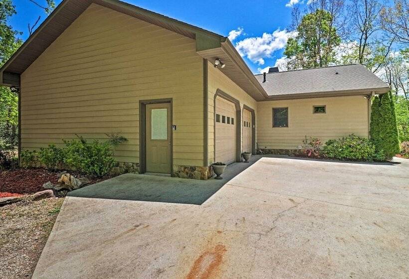 Private Bryson City Ranch Retreat W/ Mtn Views!