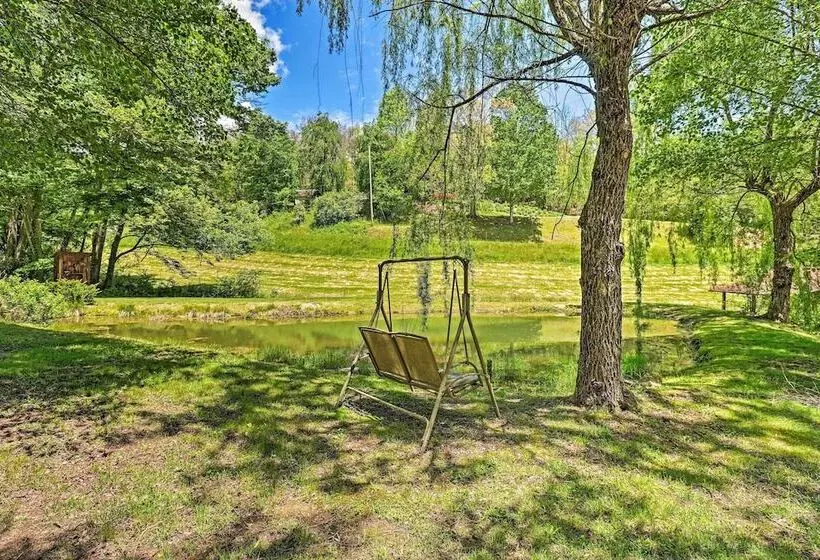 Private Bryson City Ranch Retreat W/ Mtn Views!
