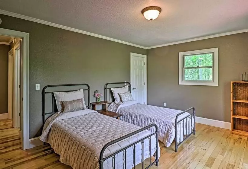 Private Bryson City Ranch Retreat W/ Mtn Views!