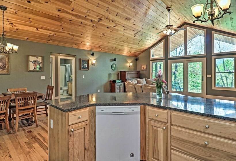 Private Bryson City Ranch Retreat W/ Mtn Views!