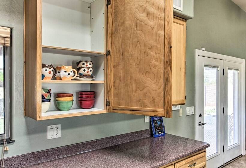 Quiet & Peaceful Hereford Gem Dogs Welcome!