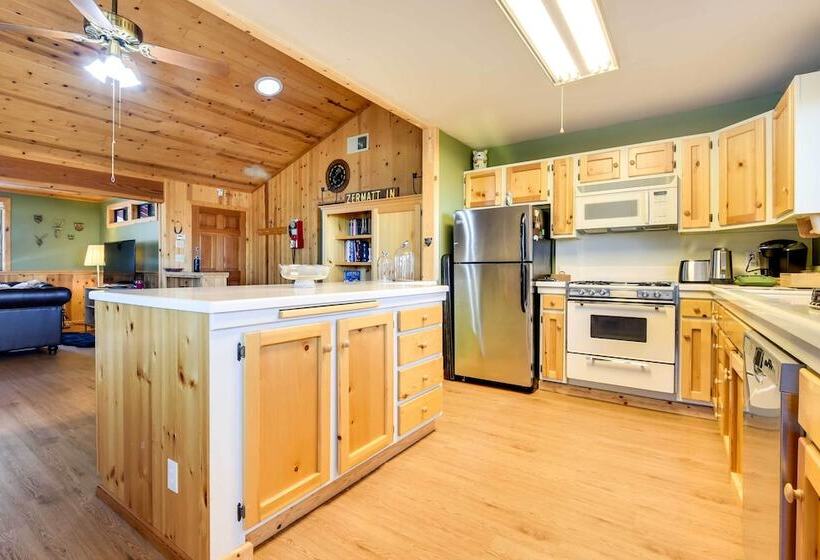 Rustic Pine Mtn Club Cabin W/ Beautiful View!