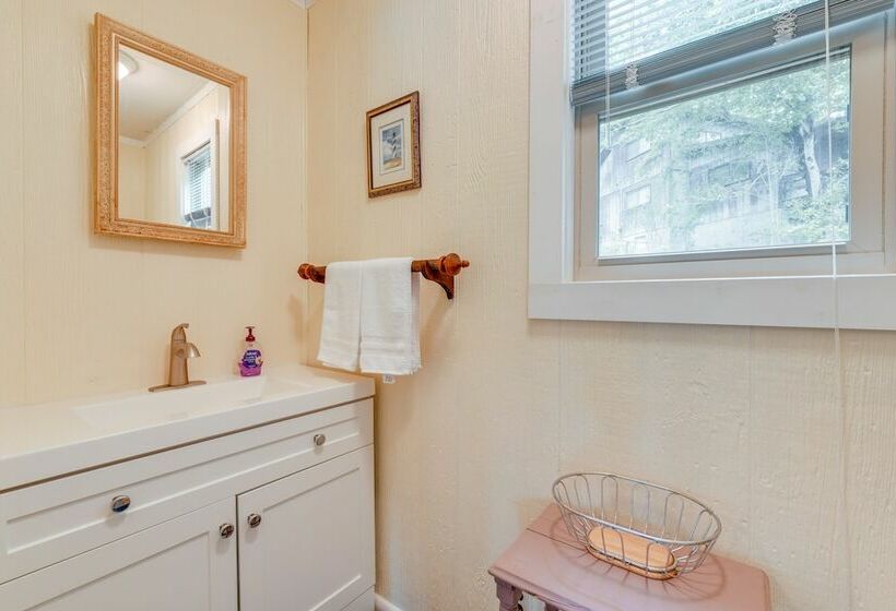 Scenic New London Home On Badin Lake