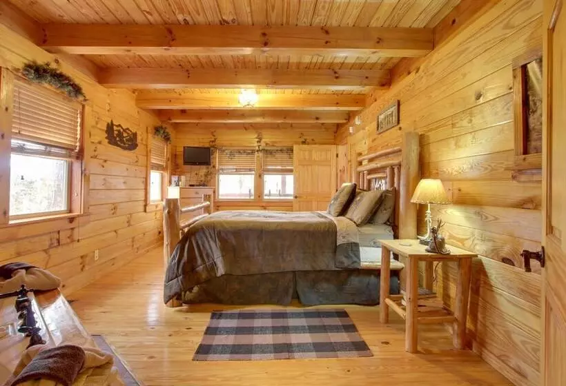 Secluded Smoky Mountain Cabin W/ Wraparound Deck!