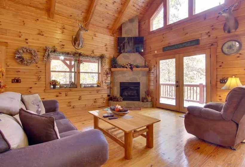 Secluded Smoky Mountain Cabin W/ Wraparound Deck!