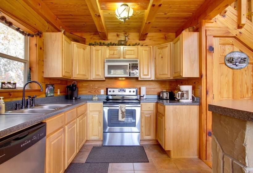 Secluded Smoky Mountain Cabin W/ Wraparound Deck!