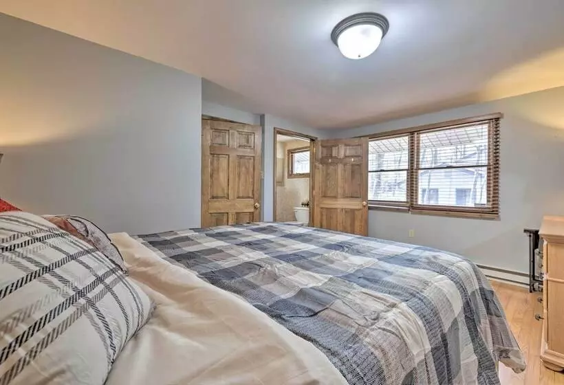 Locust Lake Village Cabin W/ Deck & Lake View!